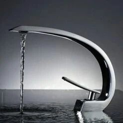 Basin Faucet, Single Hole Basin Mixer Tap, Modern Chrome Brass Bathroom Faucet, Hot And Cold Water Available